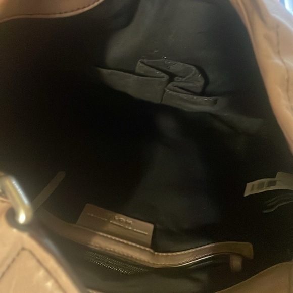 Marc Jacob Elegant Beige Leather Shoulder Bag - Picture 13 of 17